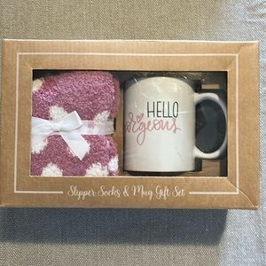SLIPPER SOCKS & MUG GIFT SET (NWT)